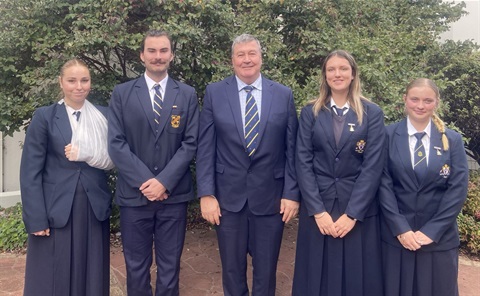 Molong Central Yeoval Central Schools visit council ordinary meeting.jpg