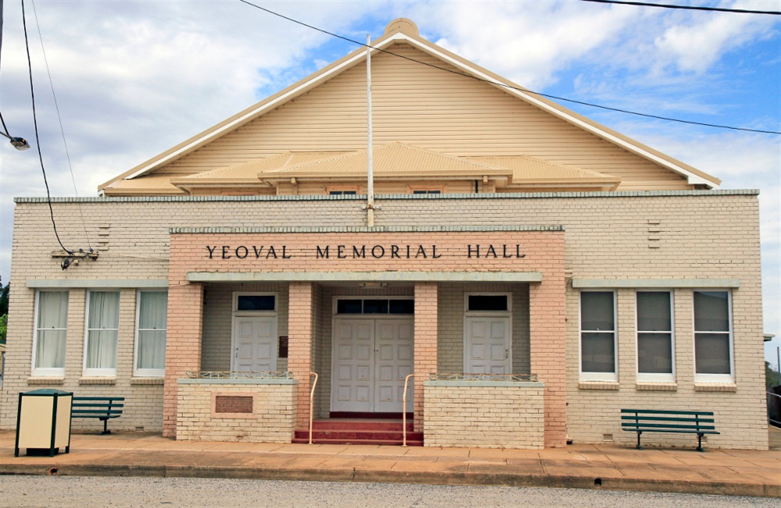 Yeoval-Memorial-Hall.jpg