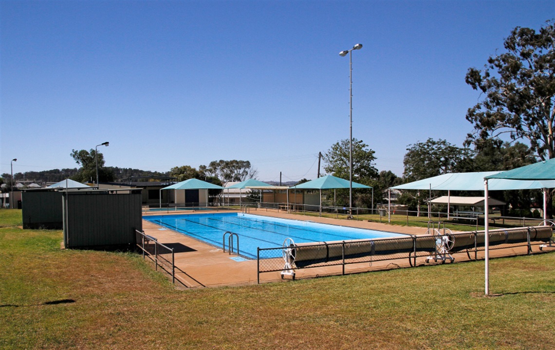 Manildra-Swimming-Pool.jpg